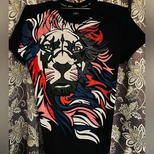 SWITCH REMARKABLE Graphic Lion T-Shirt
